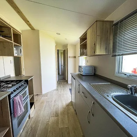 Modern Caravan At Broadland Sands In Suffolk, Sleeps 6 Ref 20256Bs Hotel Hopton on Sea Exterior photo