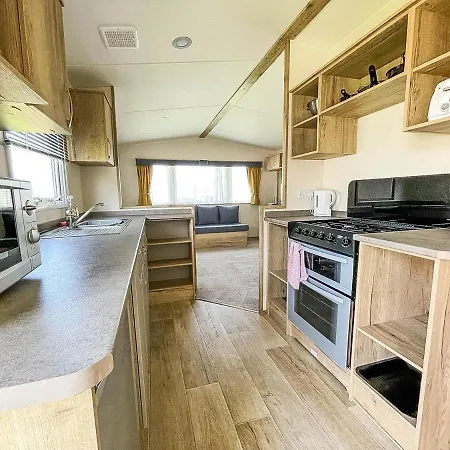 Modern Caravan At Broadland Sands In Suffolk, Sleeps 6 Ref 20256Bs Hotel Hopton on Sea Exterior photo