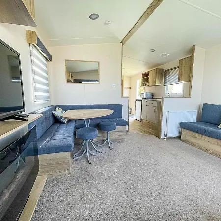 Modern Caravan At Broadland Sands In Suffolk, Sleeps 6 Ref 20256Bs Hotel Hopton on Sea Exterior photo
