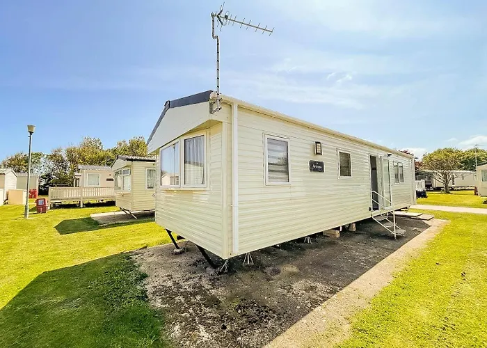 Modern Caravan At Broadland Sands In Suffolk, Sleeps 6 Ref 20256Bs